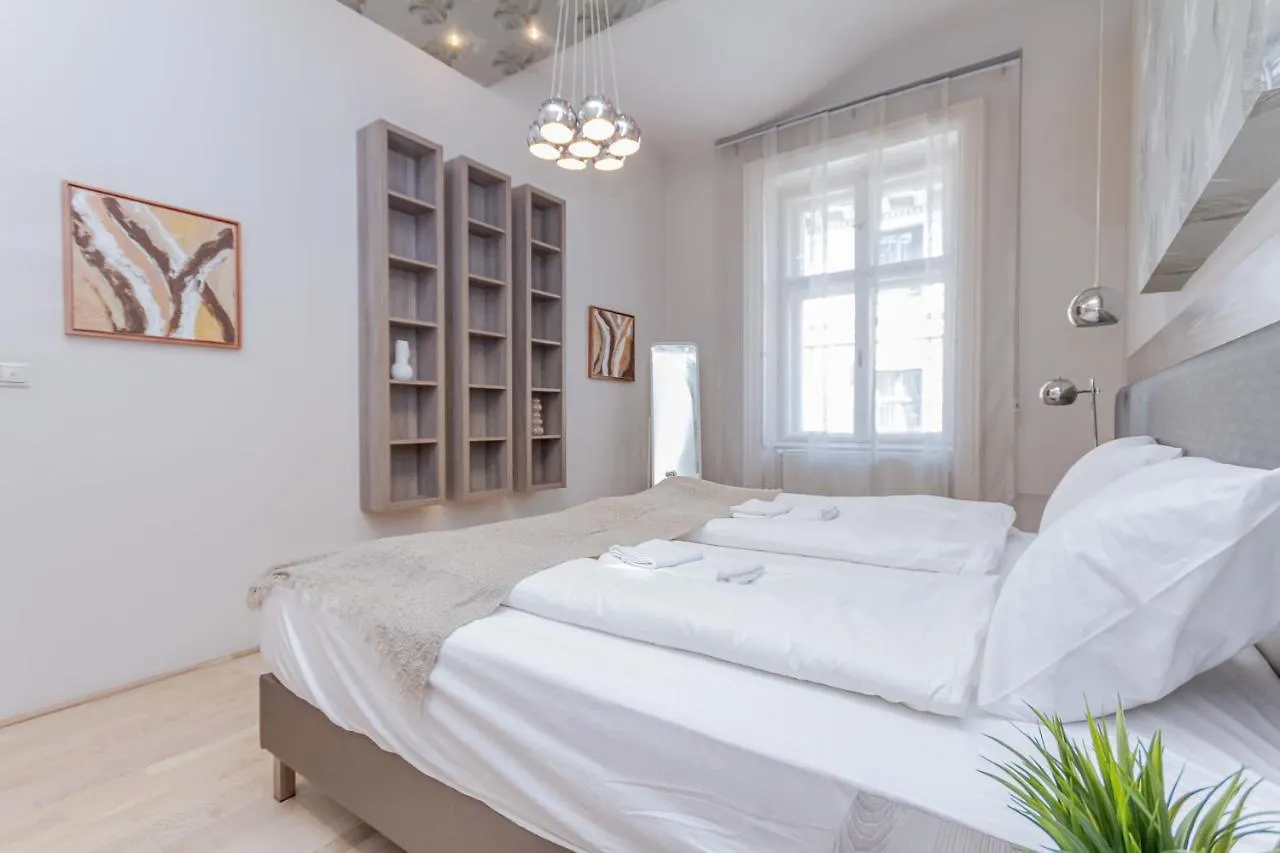 Andrassy Str. Luxury Apartment Budapest